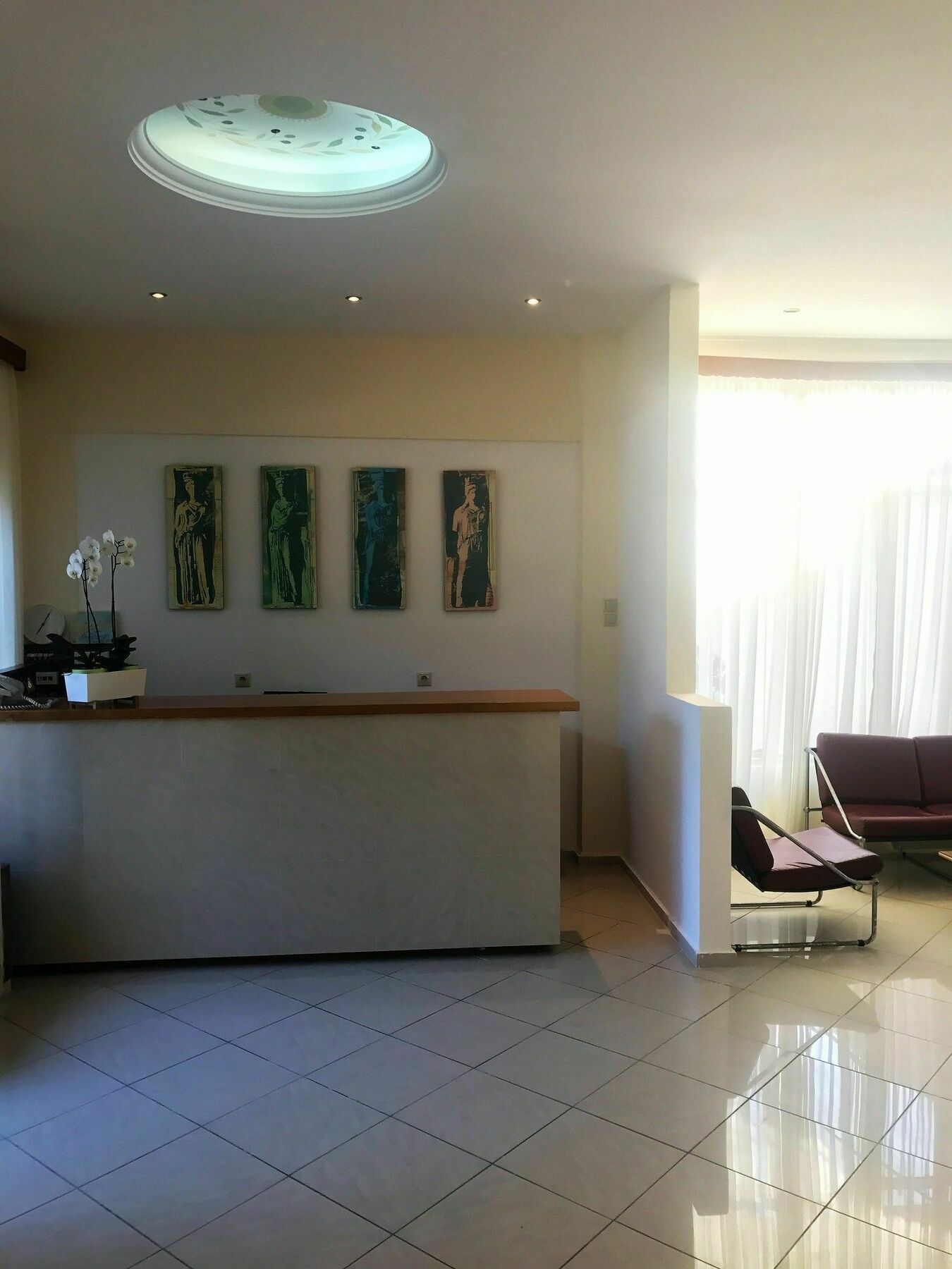 Hotel Karyatides Agia Marina  外观 照片